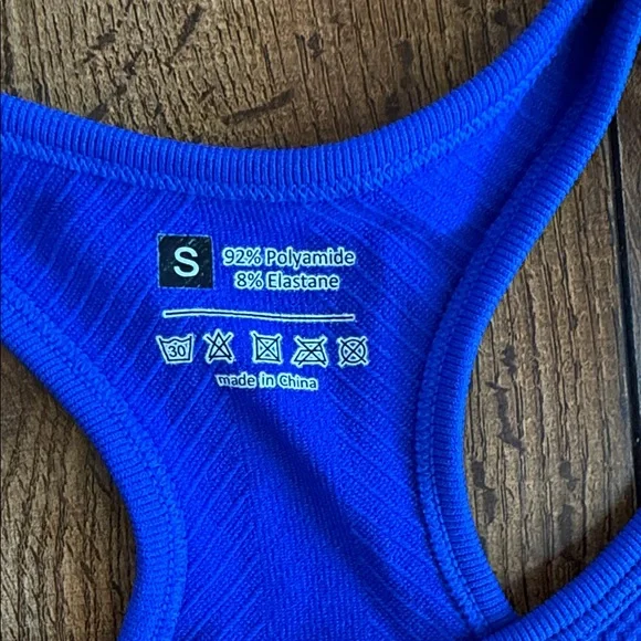 Cropped Ribbed Tanks - Picture 4 of 4